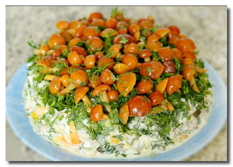 Аппетитный салат с грибами «Рыжик»