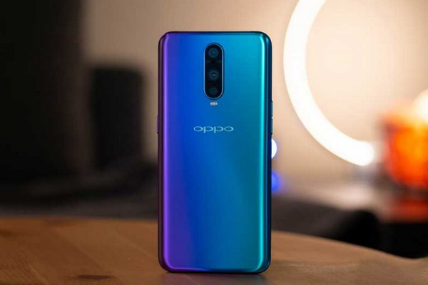 Oppo хочет выпускать мобильные устройства без аккумуляторов