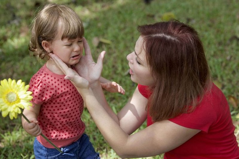 Как бороться с истериками ребенка