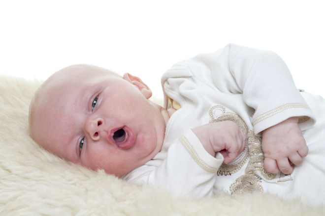 Какие звуки издаёт новорождённый при дыхании и есть ли повод для волнения?
