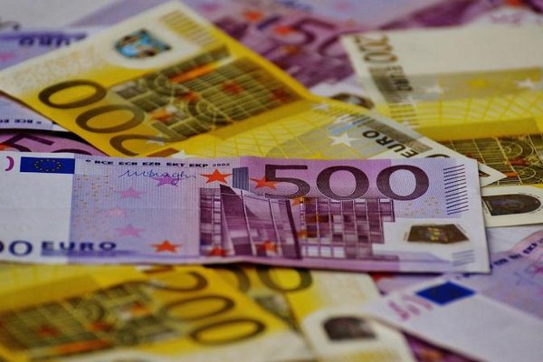 Евро дорожает второй день подряд. Курс валют на 12 июля