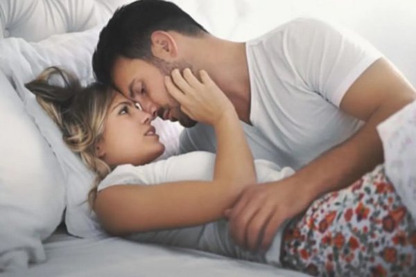 Почему перед сном следует заниматься сексом