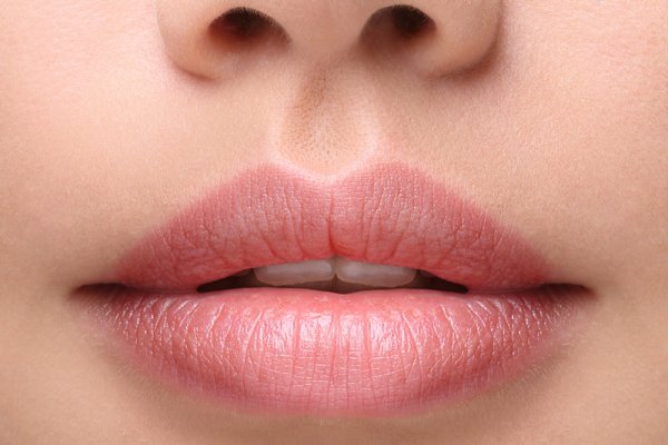 Увеличение губ безопасным методом за пару уколов – лучшие решения от w