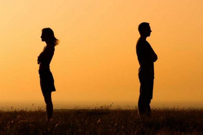 Счастье после развода: опрос показал кто из бывших супругов легче переносит расставание