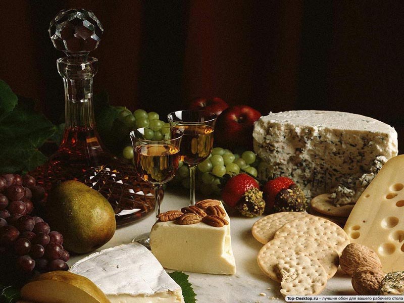 Ученые советуют любителям вина не участвовать в сырных вечеринках