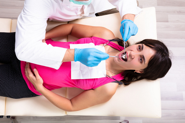 Почему сначала нужно идти к стоматологу, если планируешь забеременеть: мнение эксперта