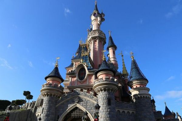 В Париже открылся Disneyland