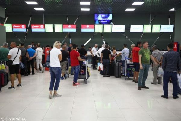 В Украине три аэропорта открыли пункты тестирования на коронавирус