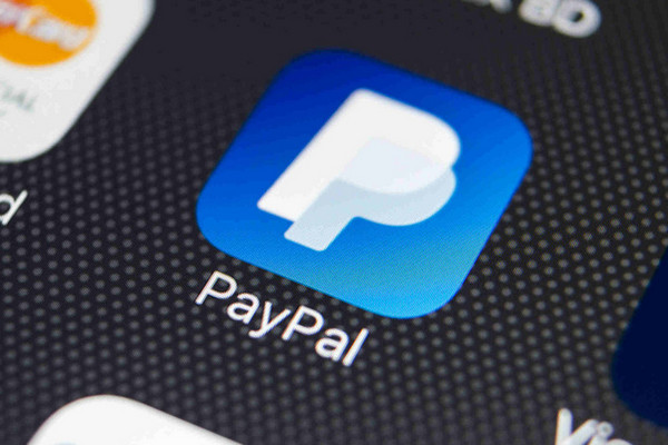 Биткоин взлетел до годового максимума: как это связано с PayPal