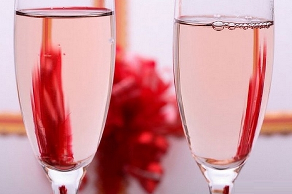Популярное клубничное шампанское «Fragolino»: что о нем следует знать?