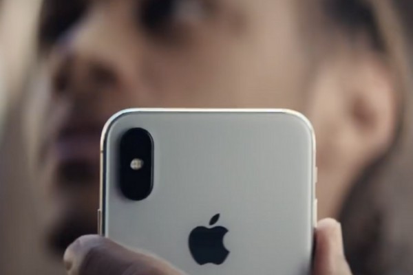 Apple придумала способ защитить гаджеты от отпечатков пальцев