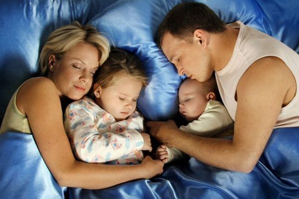 О чем мечтают мама и папа ребенка, который плохо спит?