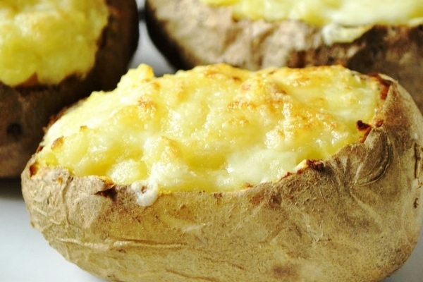Картофель, запеченные с сыром