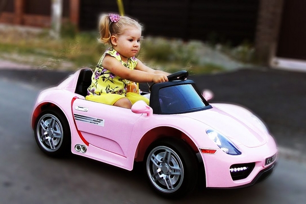Как выбрать электромобиль для ребенка?