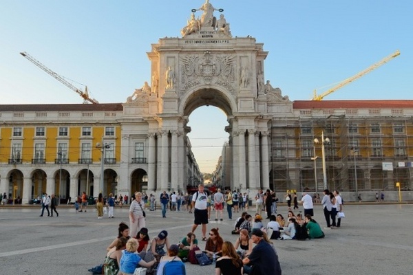 Португалия открывает границы для туристов - кого будут пускать