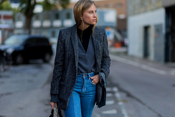 Как создать стильное сочетание женского пиджака с джинсами?