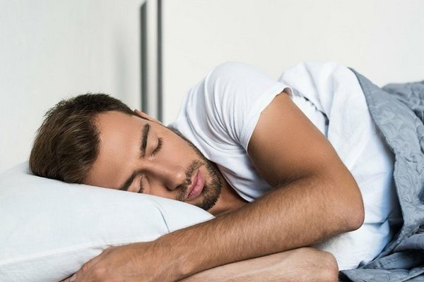 Эксперты назвали все преимущества дневного сна