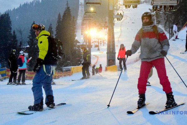 На Новый год горнолыжные курорты будут работать для вакцинированных - Ляшко
