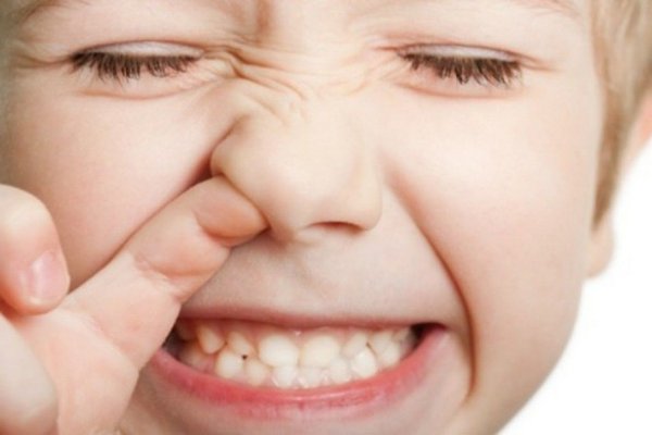 Инородное тело в носу у ребенка: первая помощь
