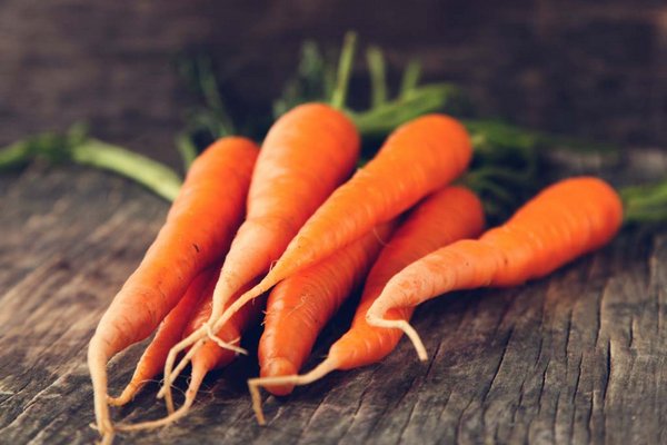 Как убирают и хранят морковь?