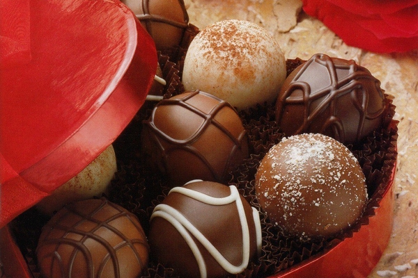 Шоколад на 23 февраля: что выбрать мужчине в подарок