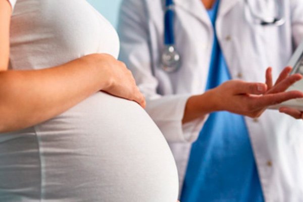 Как телефоны влияют на течение беременности и родов