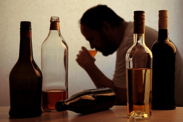 Куда отправить алкоголика лечиться и когда стоит действовать?
