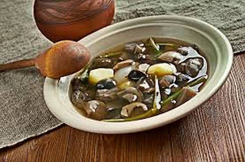 Гречнево-грибной суп на сушеных грибах.