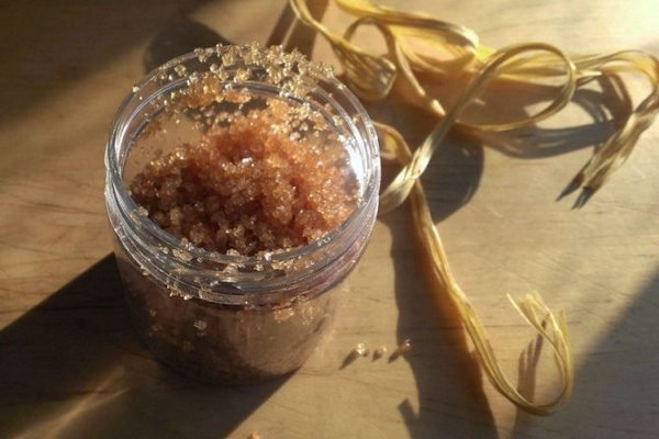 Сахарно-кефирный скраб для сухой кожи лица
