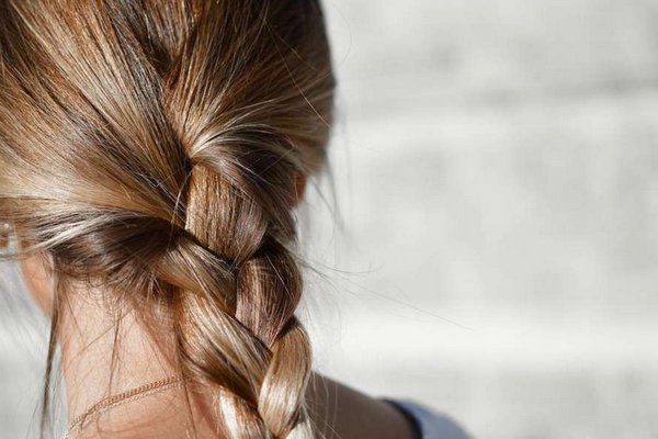 Специалисты назвали 5 главных ошибок в уходе за волосами