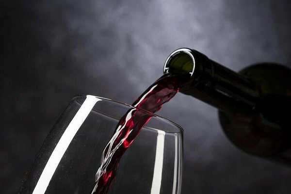 Действительно ли бокал красного вина полезен для здоровья