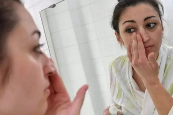 Визажист дала советы по нанесению макияжа при акне