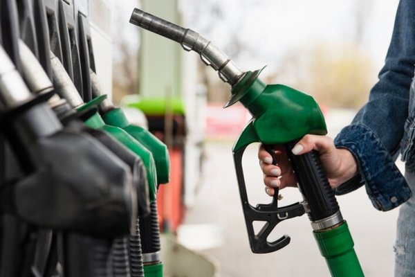 В Украине начали падать цены на бензин, с чем это связано