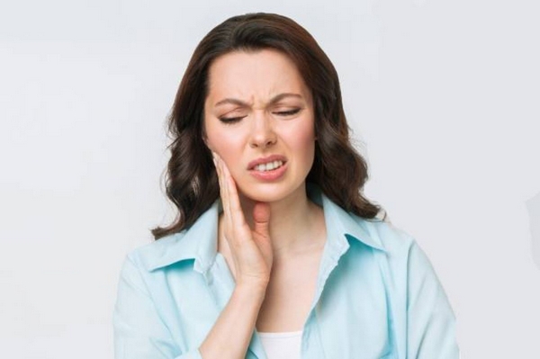 Возможно ли потерять зубы из-за стресса и почему это происходит?