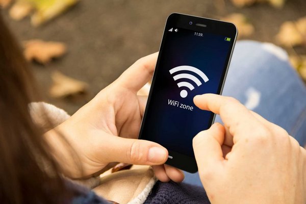 Эксперты рассказали, как безопасно пользоваться общественными бесплатными сетями Wi-Fi