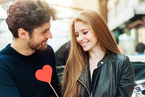 Как мужчина чувствует, что это его женщина: 8 признаков, которые помогут понять чувство