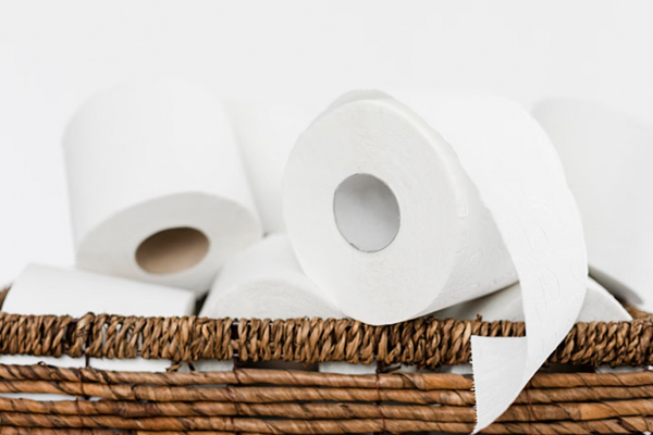 Поможет туалетная бумага: простой лайфхак, как сохранить свежесть в холодильнике