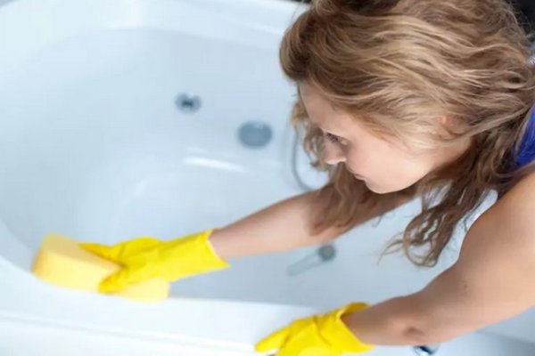 Засияет даже сама старая и желтая ванна: бабушкины методы по очистке сантехники
