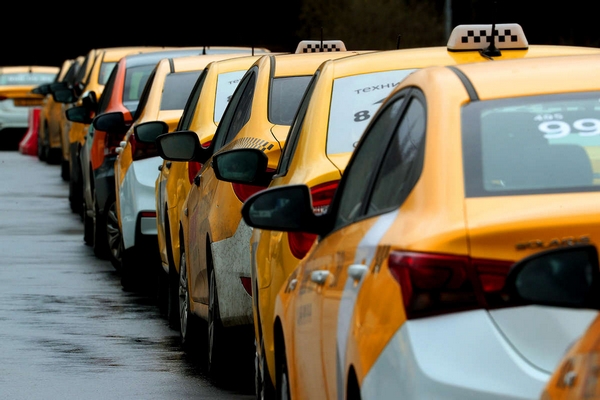 Почему люди пользуются такси