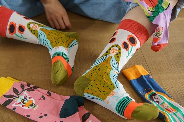 Кольорові шкарпетки: як їх додати до будь-якого образу