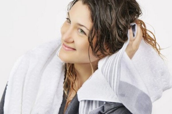 Как быстро высушить волосы, если в квартире пропал свет: советы, которые пригодятся каждому