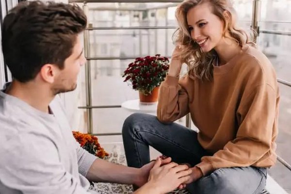 4 темы, на которые стоит общаться в паре, чтобы отношения были счастливыми и крепкими