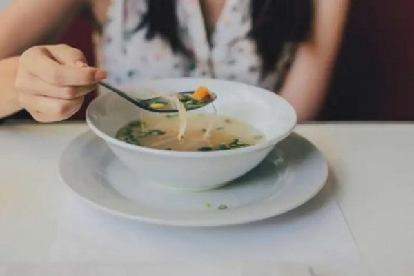 Диетолог рассказала о том, как часто нужно есть суп