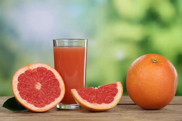 Нужно ли пить на завтрак свежевыжатый сок - ответ диетолога