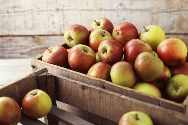 Как сохранить яблоки дома подольше: неизвестный лайфхак с прополисом