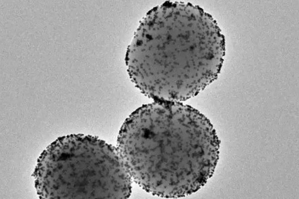 Полностью уничтожили опухоль: ученые создали радиоактивных нанороботов, лечащих рак