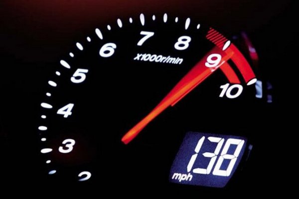 На какой скорости ваш автомобиль будет намного меньше потреблять топлива: не каждый об этом знает