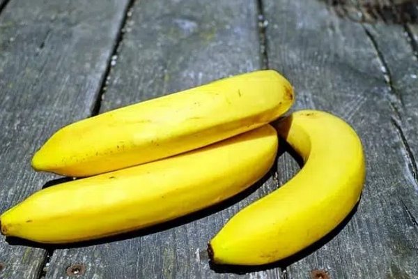 6 неожиданных способов использовать банановую кожуру - для красоты, лечения и по хозяйству