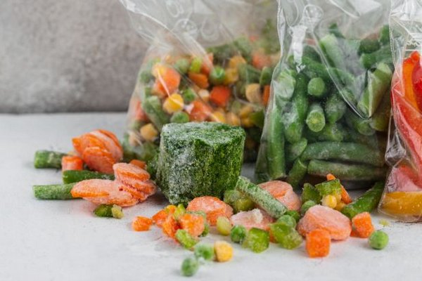 Замороженные овощи и ягоды: как правильно размораживать, чтобы не потерять пользу