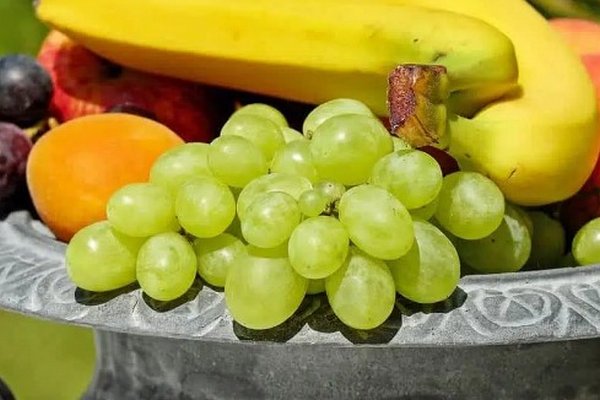 ТОП-5 фруктов, которые строго запрещено есть на ночь